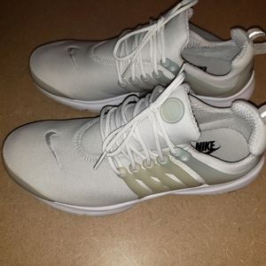 NIKE AIR PRESTO ESSENTIAL